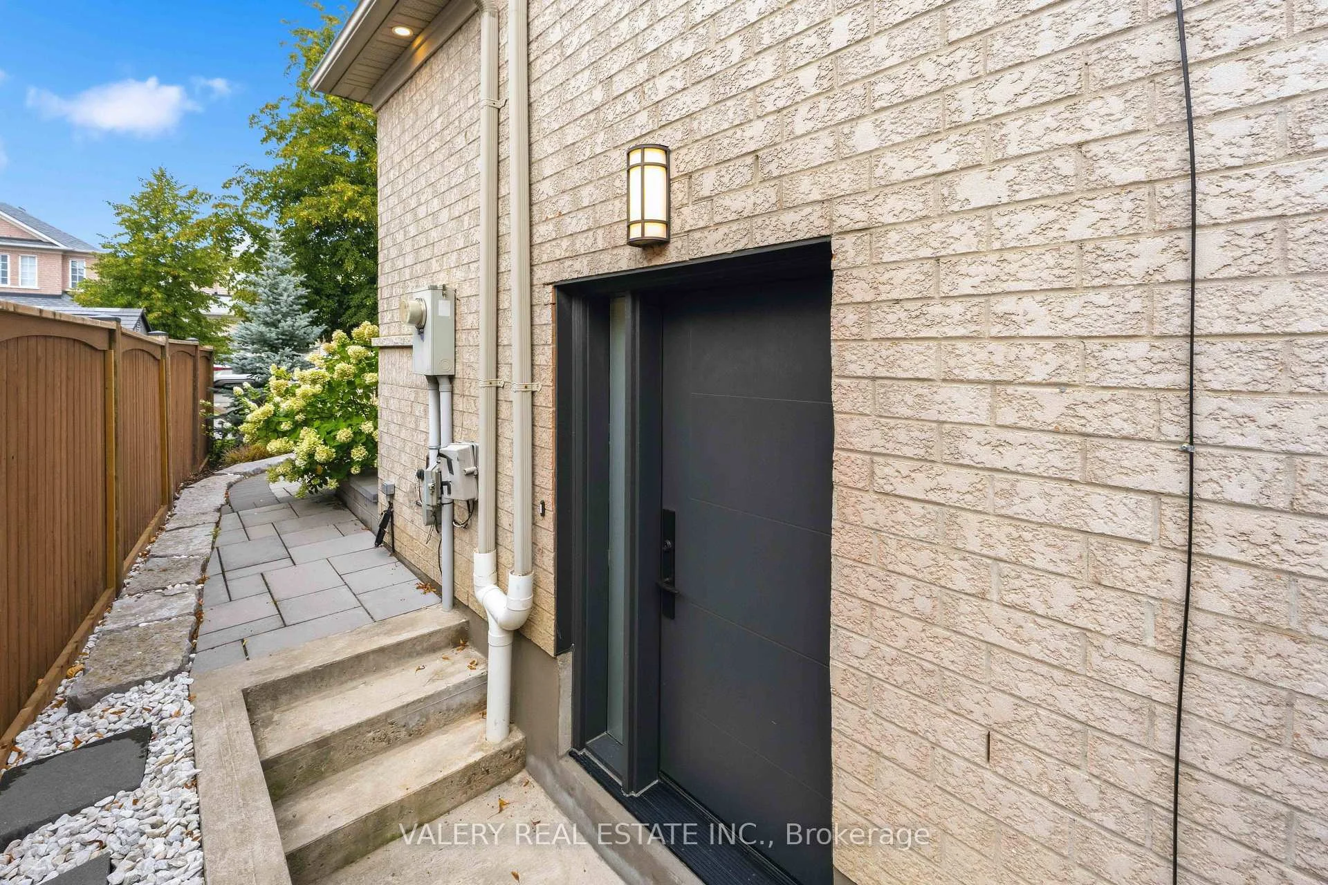 Photo 32 of 9 Vanguard Road, Vaughan, Patterson — HOMEH