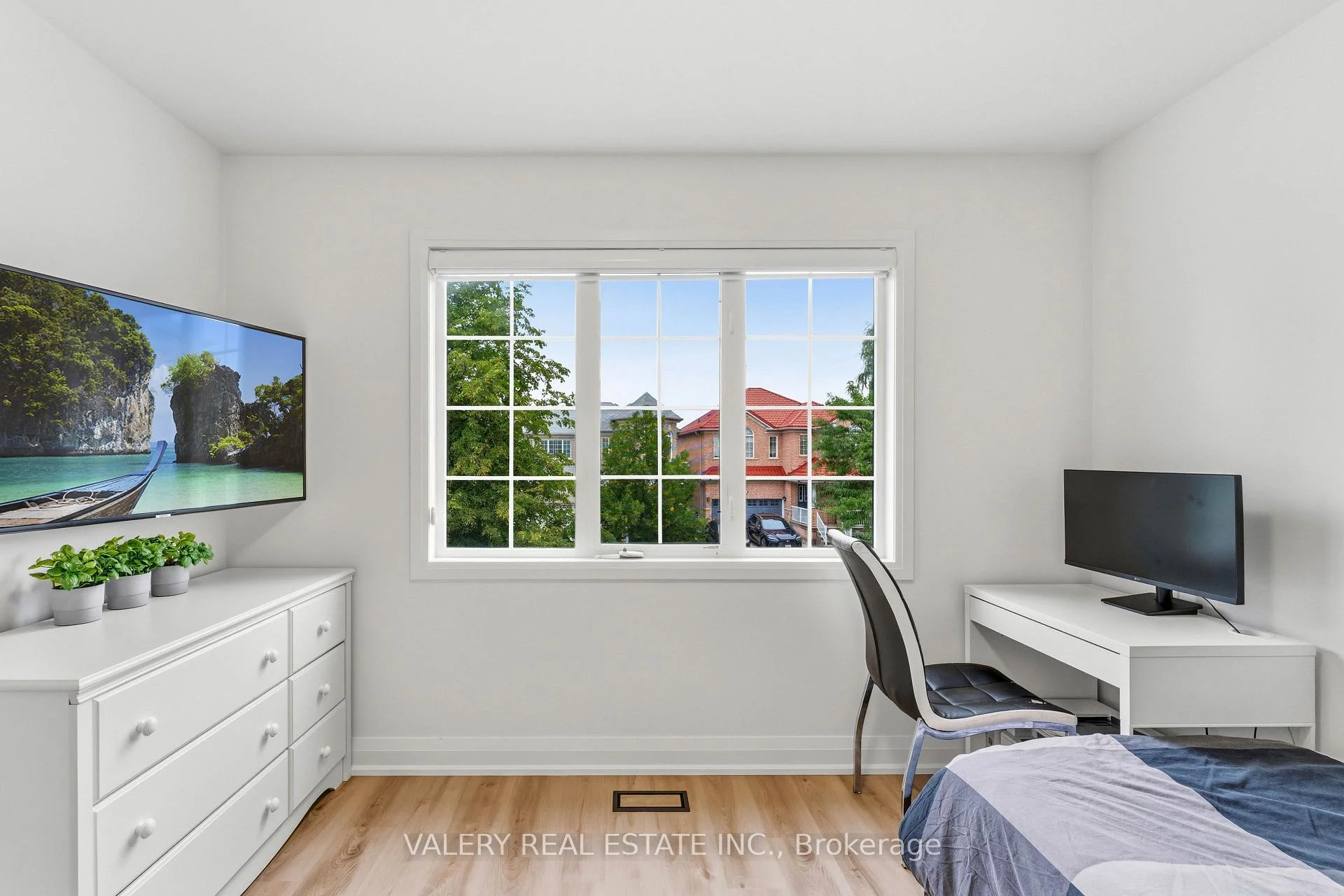 Photo 36 of 9 Vanguard Road, Vaughan, Patterson — HOMEH