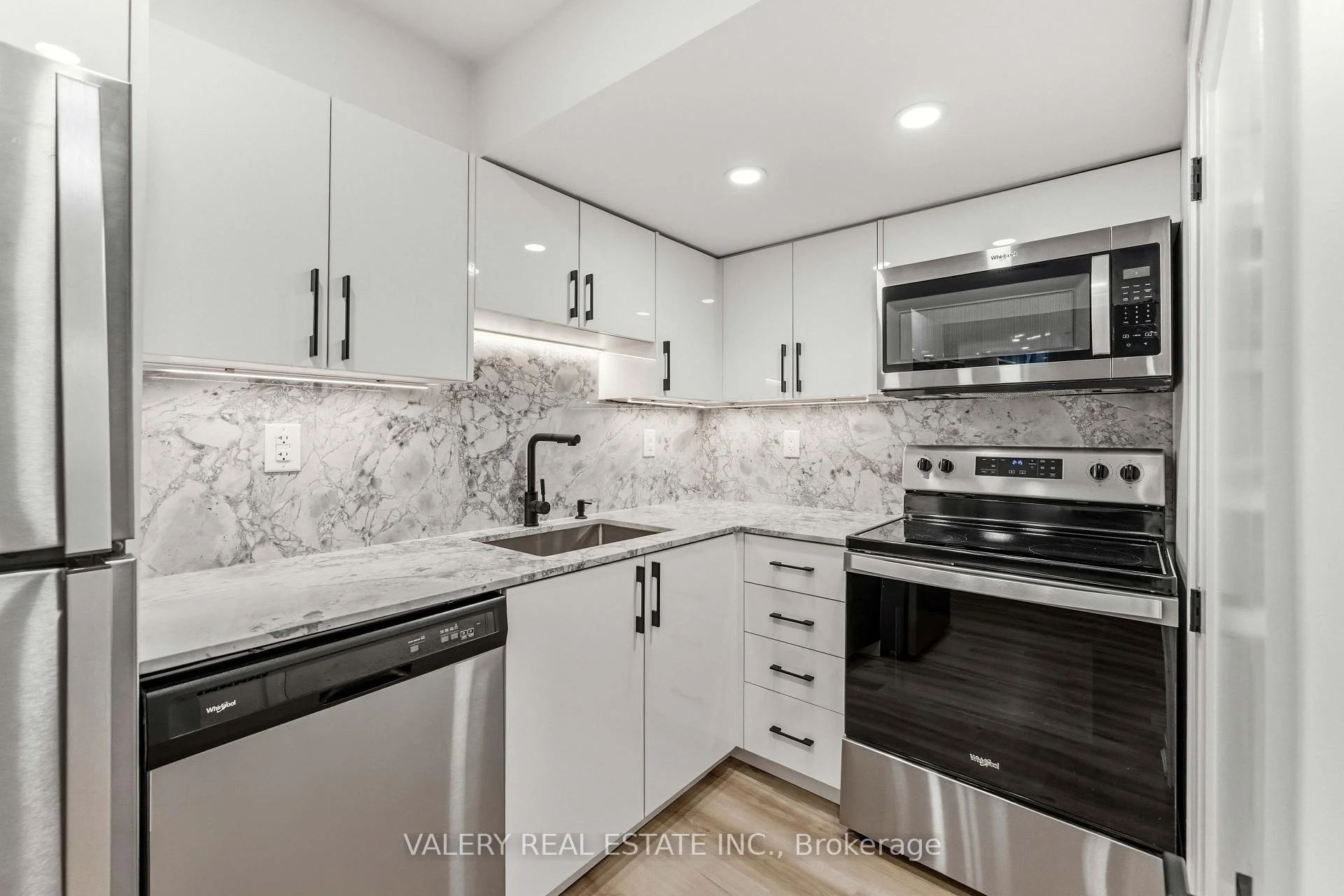 Photo 38 of 9 Vanguard Road, Vaughan, Patterson — HOMEH