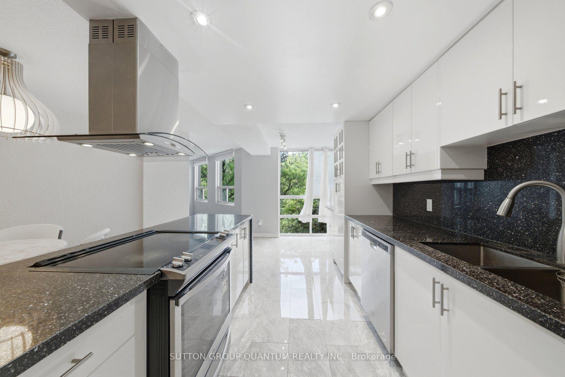 Photo 6 of Unit 304, 3650 Kaneff Crescent, Mississauga, Mississauga Valleys — HOMEH