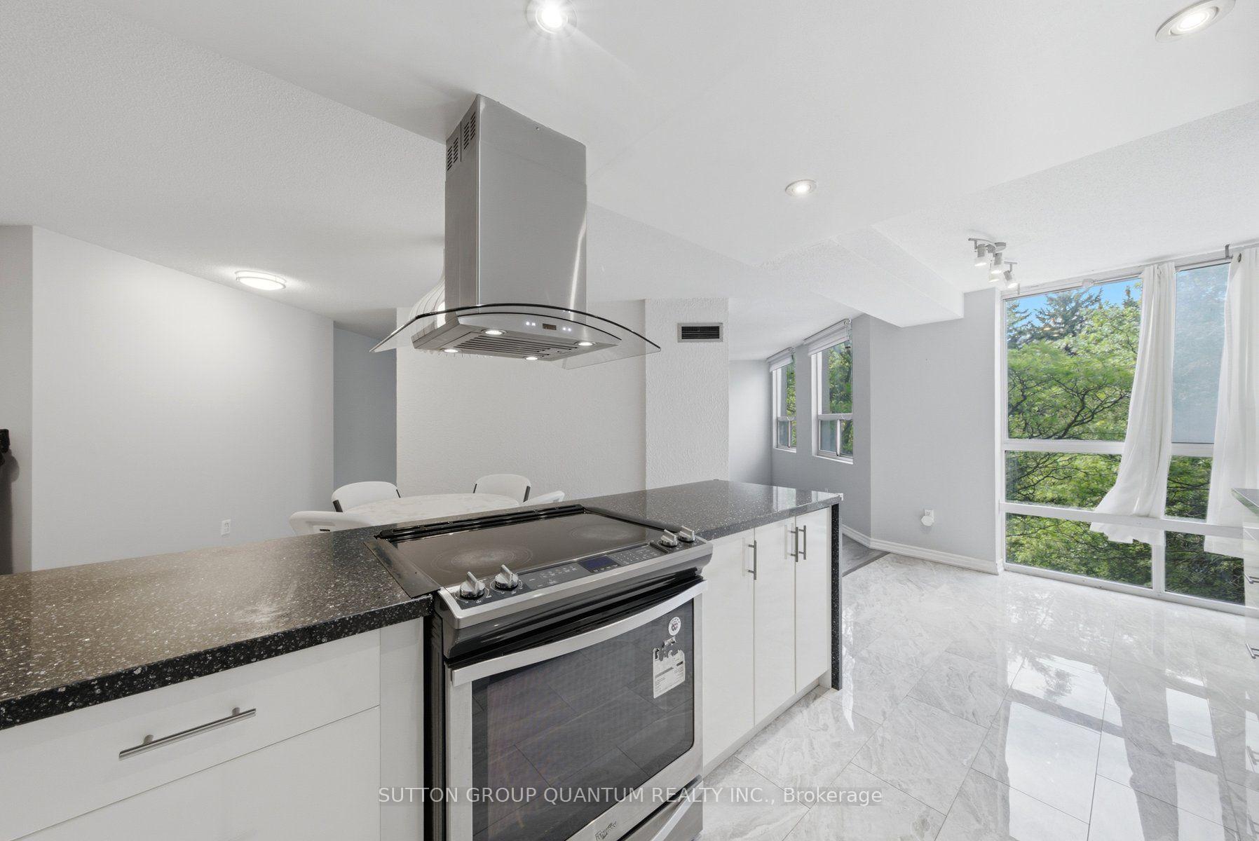 Photo 9 of Unit 304, 3650 Kaneff Crescent, Mississauga, Mississauga Valleys — HOMEH