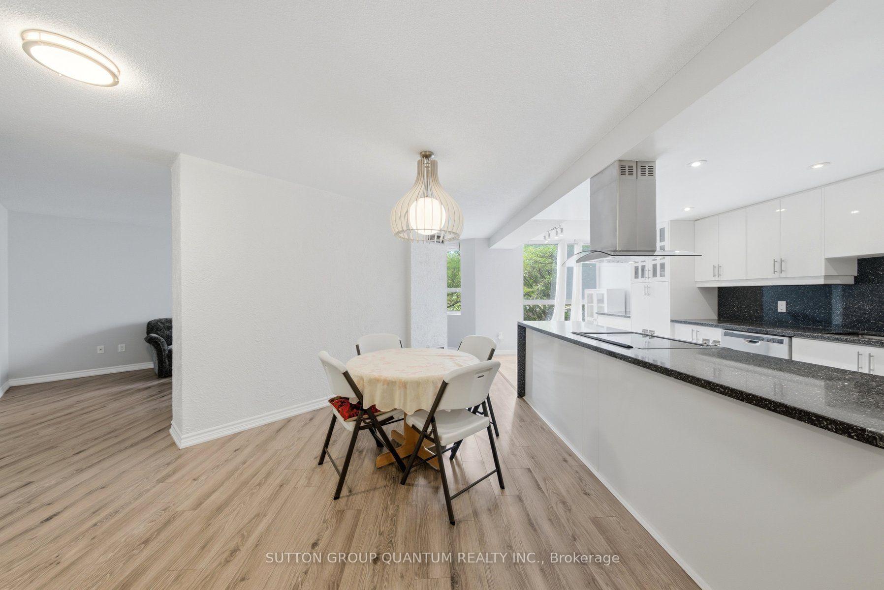 Photo 13 of Unit 304, 3650 Kaneff Crescent, Mississauga, Mississauga Valleys — HOMEH