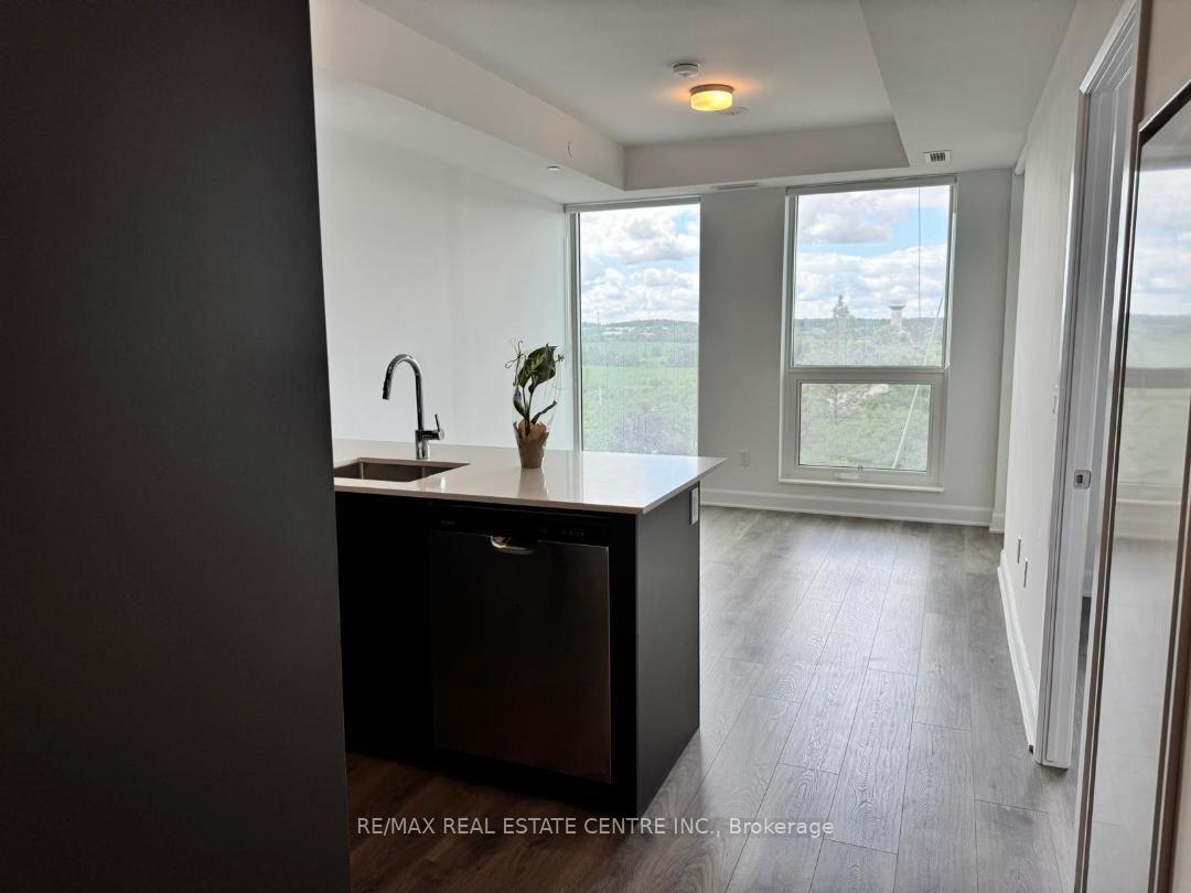 Photo 8 of Unit 718, 3240 William Coltson Avenue, Oakville, Joshua Meadows — HOMEH