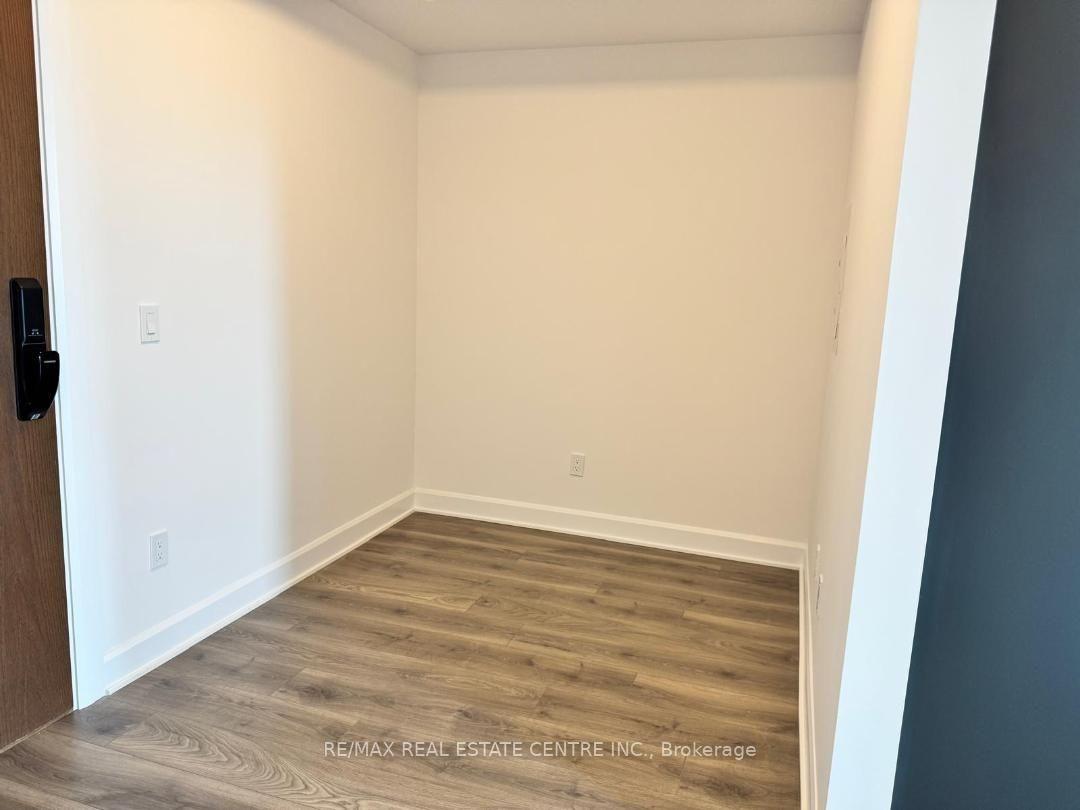 Photo 12 of Unit 718, 3240 William Coltson Avenue, Oakville, Joshua Meadows — HOMEH