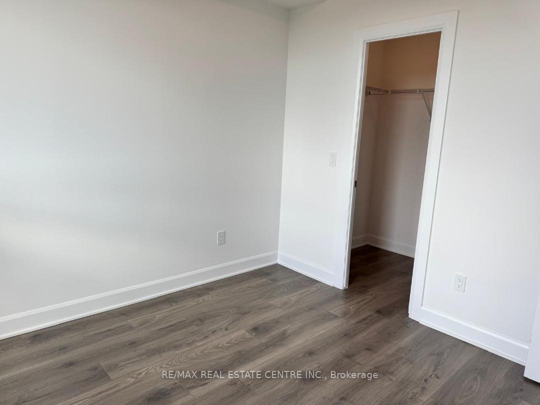 Photo 15 of Unit 718, 3240 William Coltson Avenue, Oakville, Joshua Meadows — HOMEH