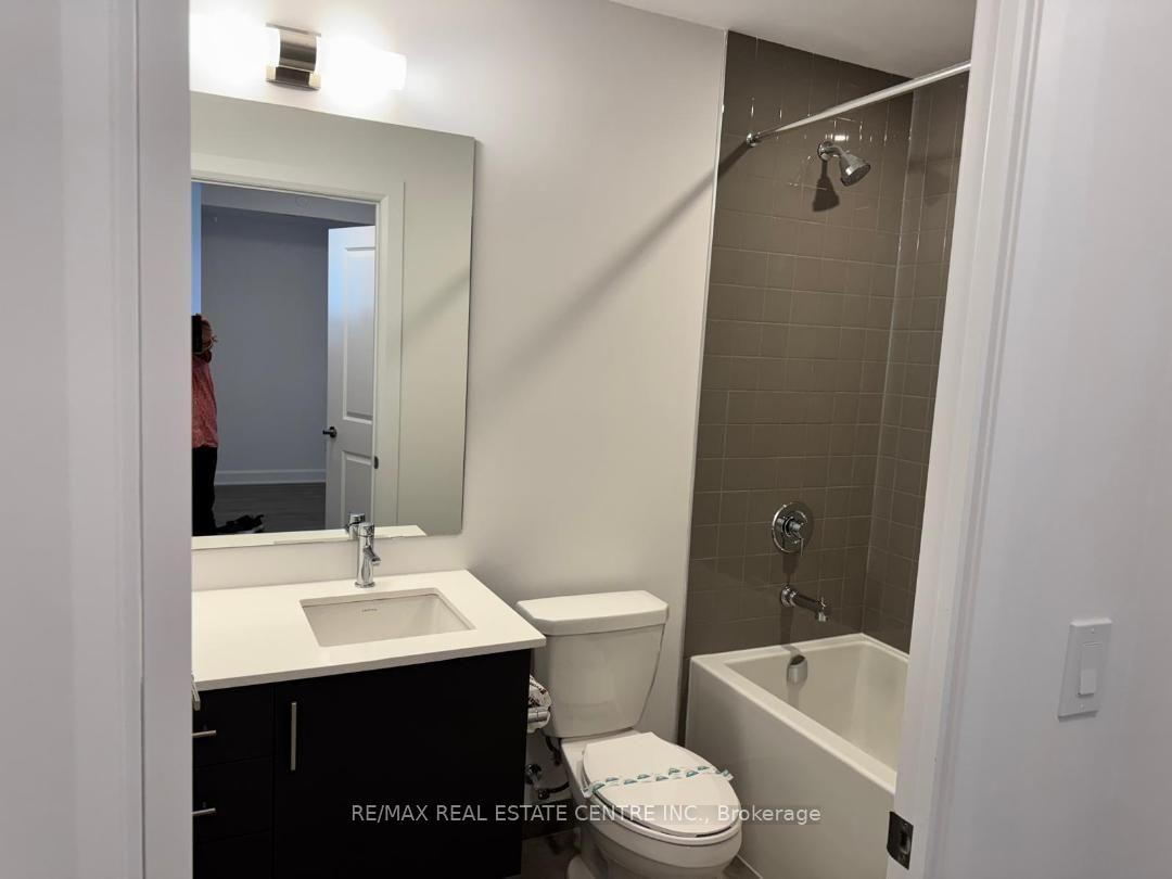 Photo 17 of Unit 718, 3240 William Coltson Avenue, Oakville, Joshua Meadows — HOMEH