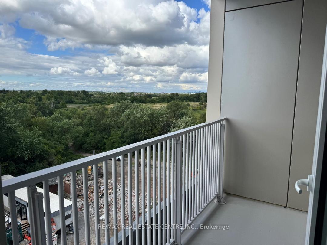 Photo 20 of Unit 718, 3240 William Coltson Avenue, Oakville, Joshua Meadows — HOMEH
