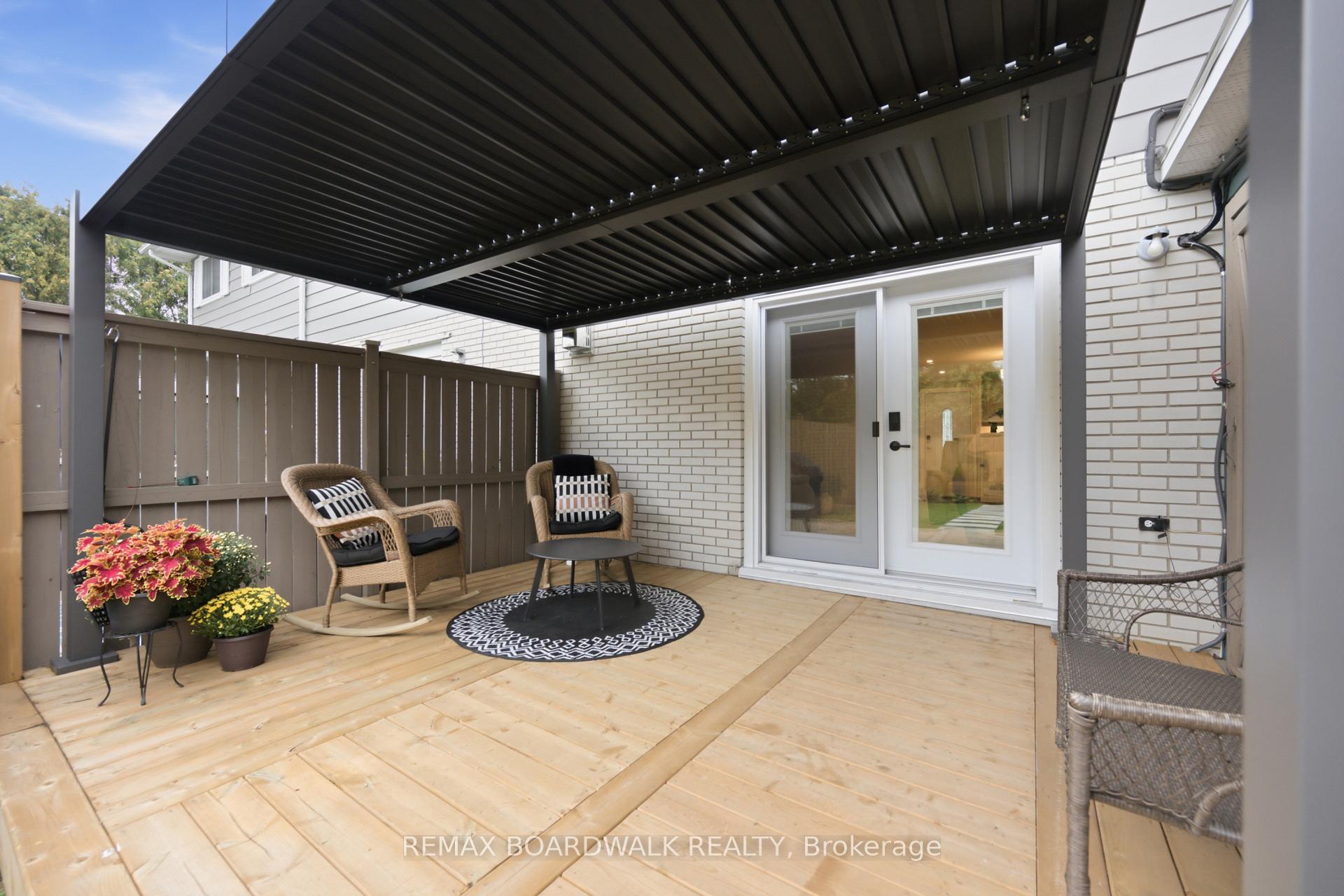 Photo 8 of 11 Maple Avenue, Brockville, Brockville — HOMEH