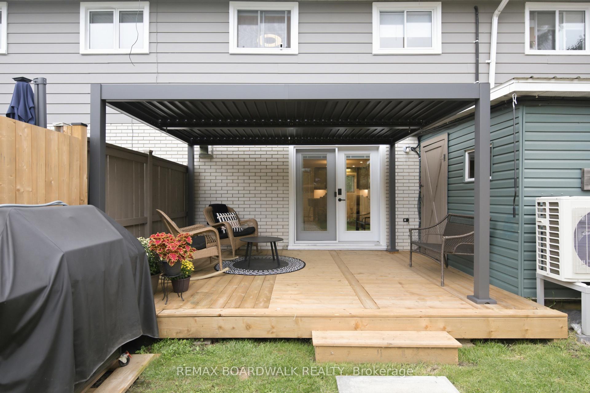 Photo 10 of 11 Maple Avenue, Brockville, Brockville — HOMEH