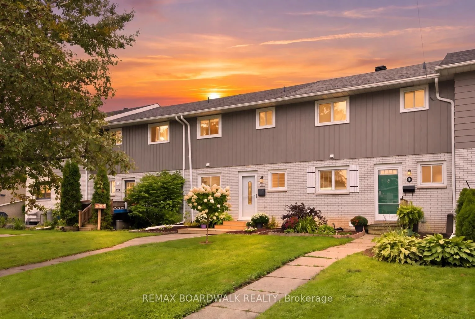 Photo 1 of 11 Maple Avenue, Brockville, Brockville — HOMEH