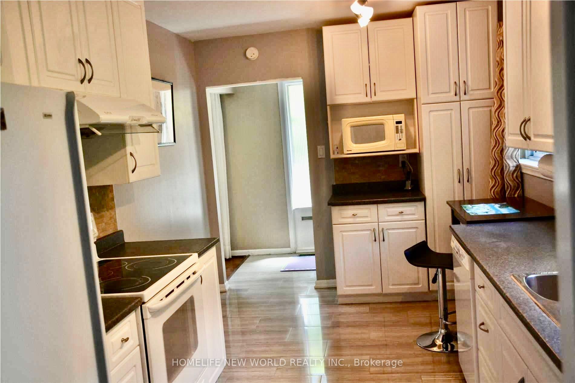 Photo 8 of 40 Brahms Avenue, North York, Hillcrest Village — HOMEH