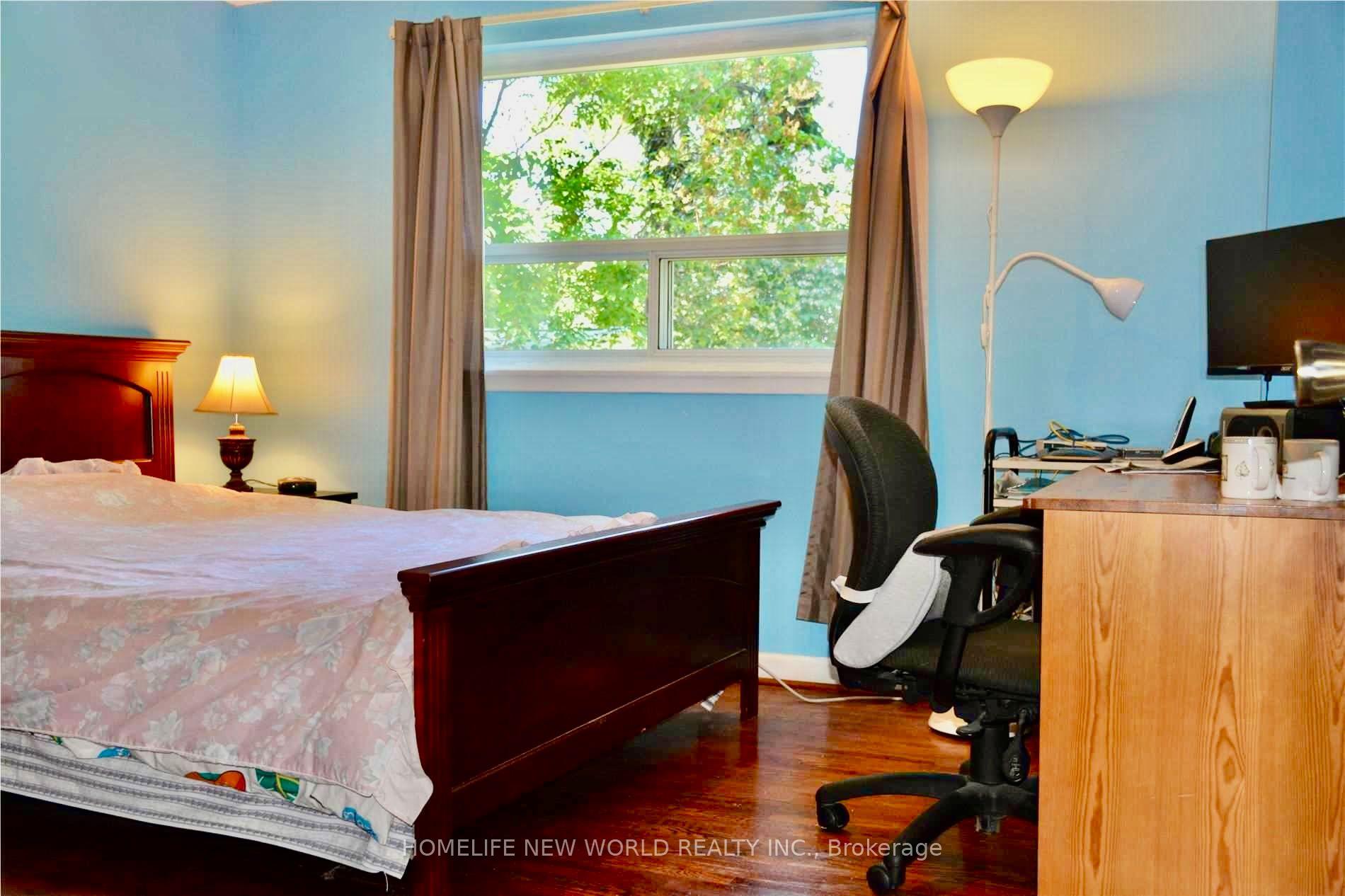 Photo 15 of 40 Brahms Avenue, North York, Hillcrest Village — HOMEH