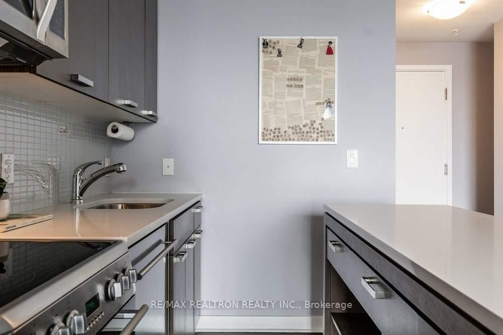 Photo 6 of Unit 2003, 295 Adelaide Street W, Toronto, Waterfront Communities — HOMEH
