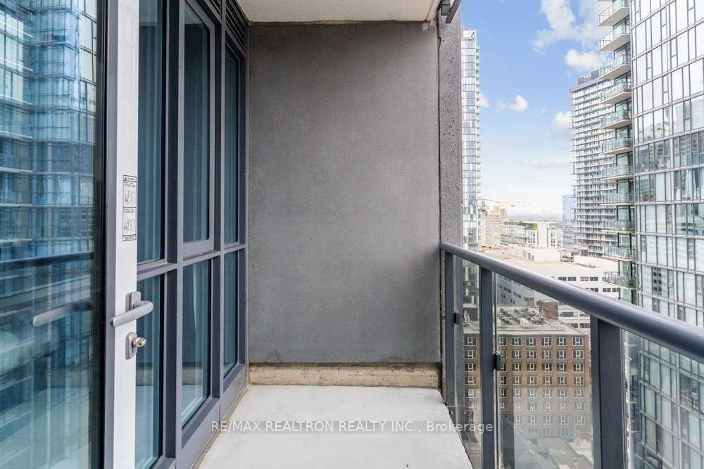 Photo 10 of Unit 2003, 295 Adelaide Street W, Toronto, Waterfront Communities — HOMEH