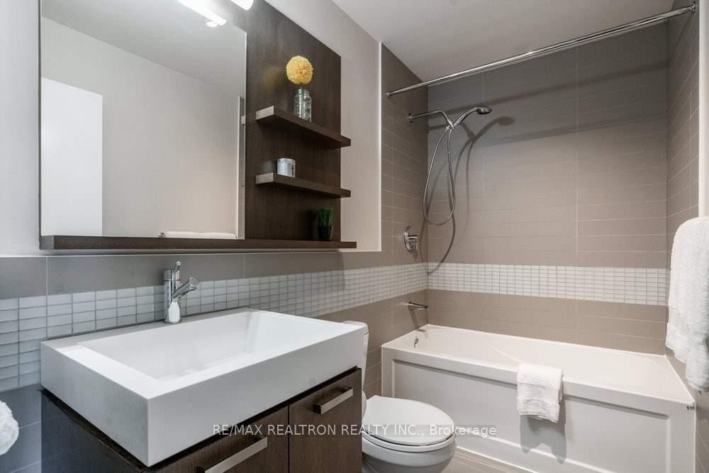 Photo 15 of Unit 2003, 295 Adelaide Street W, Toronto, Waterfront Communities — HOMEH