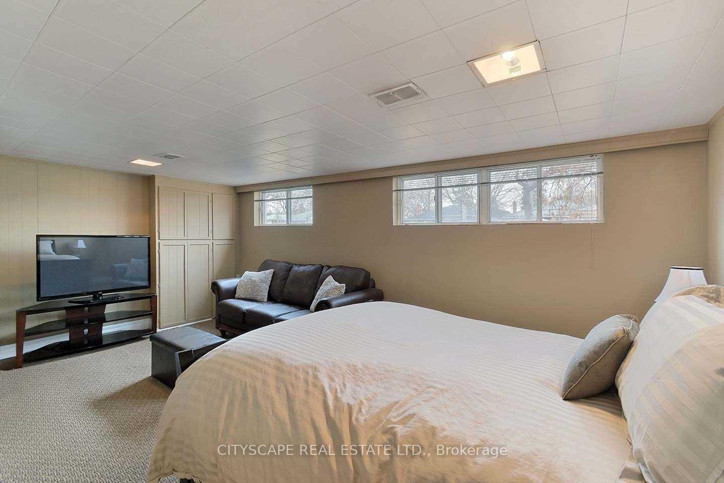 Photo 3 of Unit Bsmt, 48 Stevenharris Drive, Etobicoke, Markland Wood — HOMEH