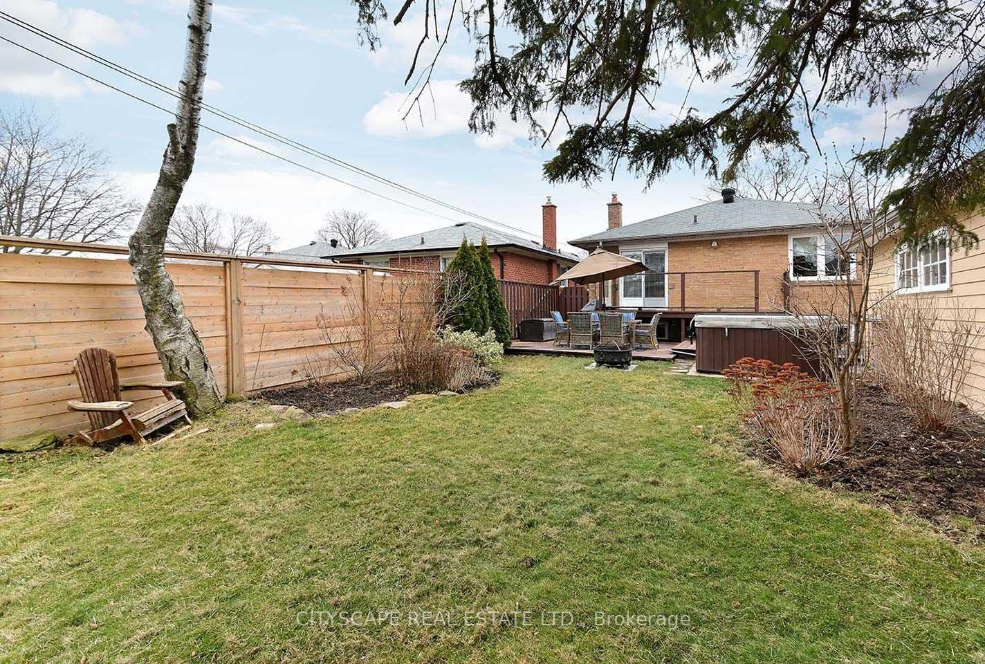 Photo 6 of Unit Bsmt, 48 Stevenharris Drive, Etobicoke, Markland Wood — HOMEH