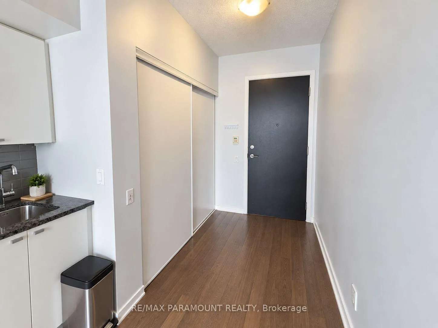 Photo 2 of Unit 3209, 105 The Queensway, Toronto, High Park-Swansea — HOMEH