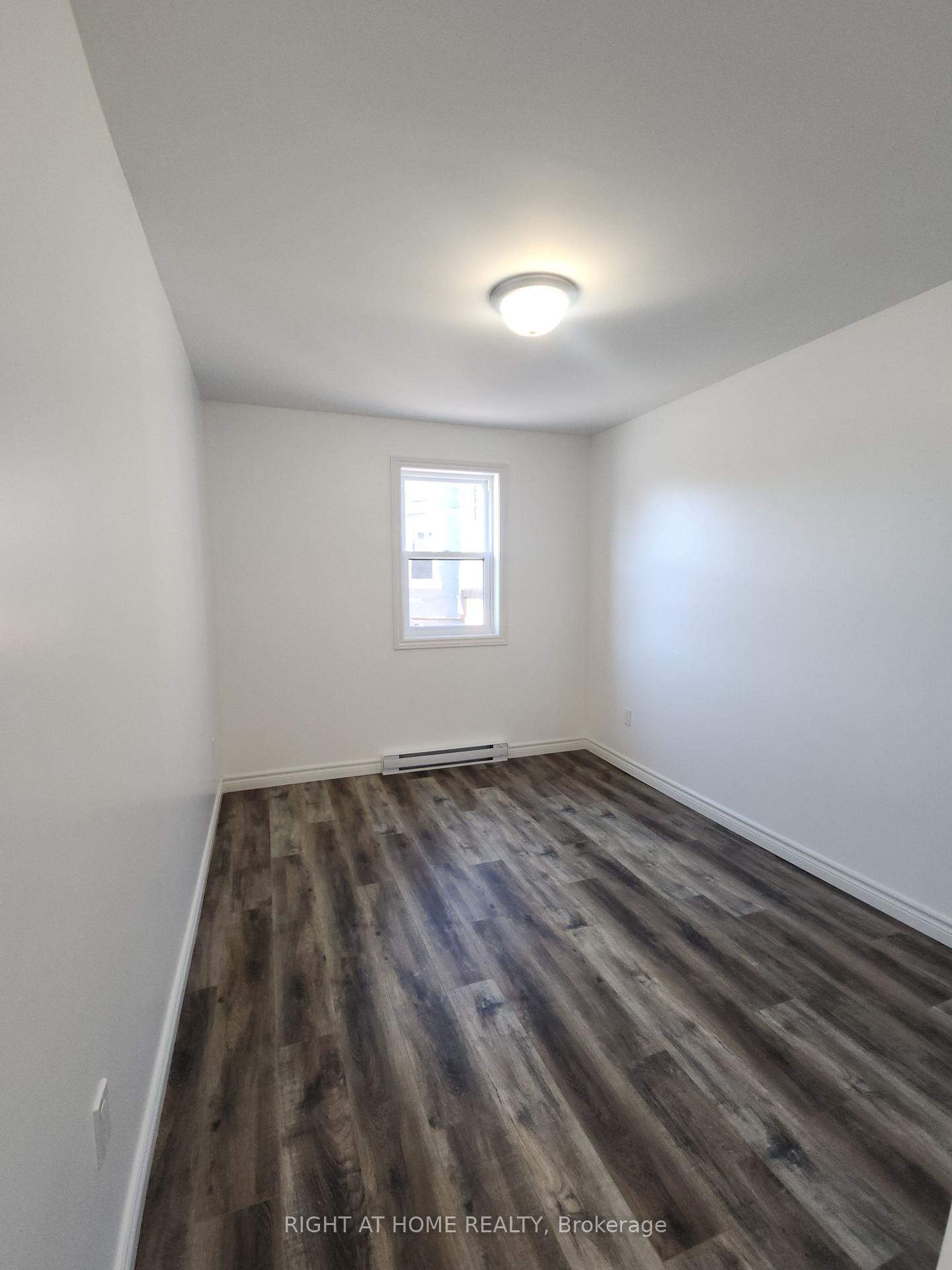 Photo 32 of Unit 201, 9 Queen Street W, Springwater, Elmvale — HOMEH
