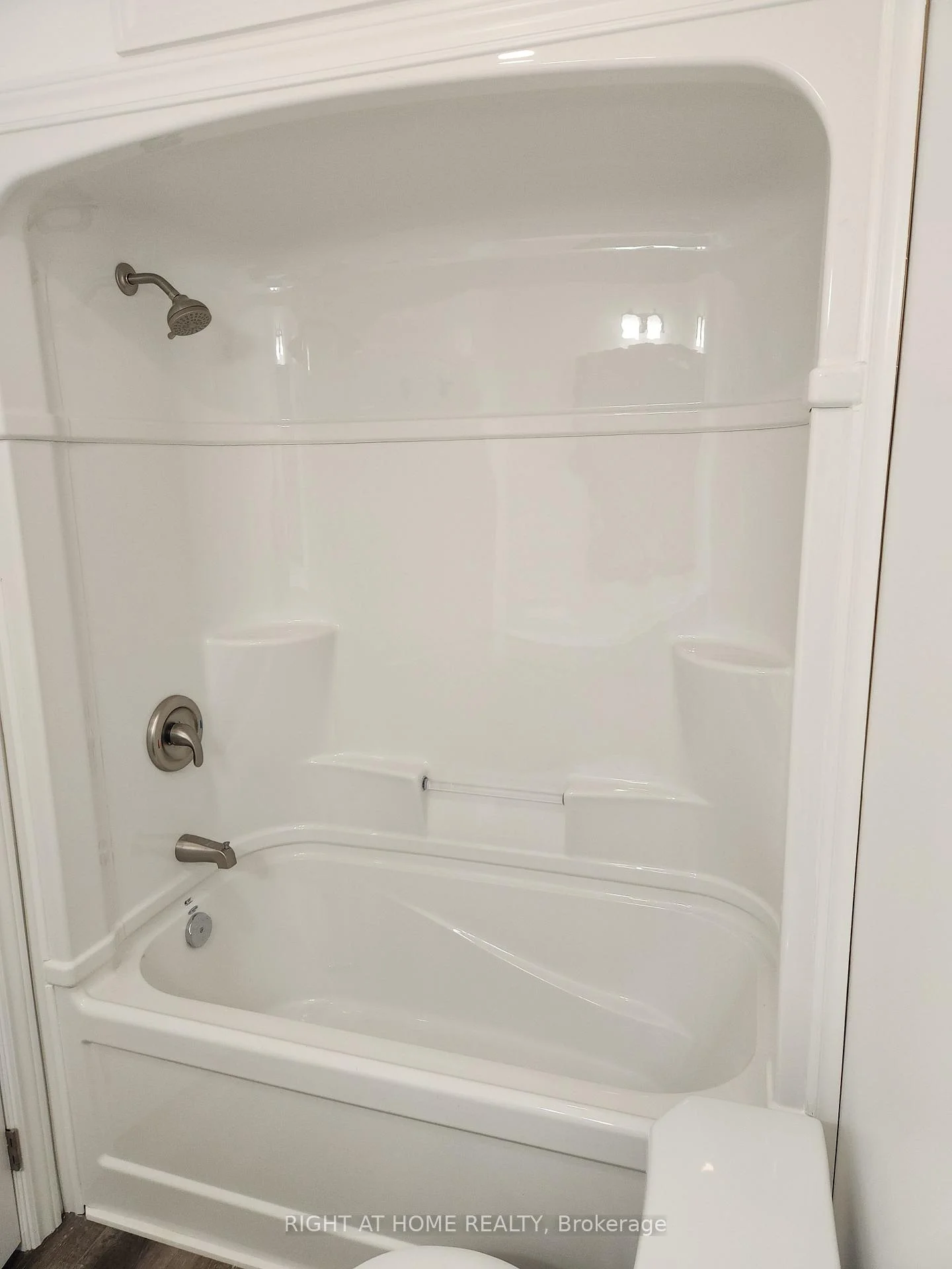 Photo 23 of Unit 201, 9 Queen Street W, Springwater, Elmvale — HOMEH
