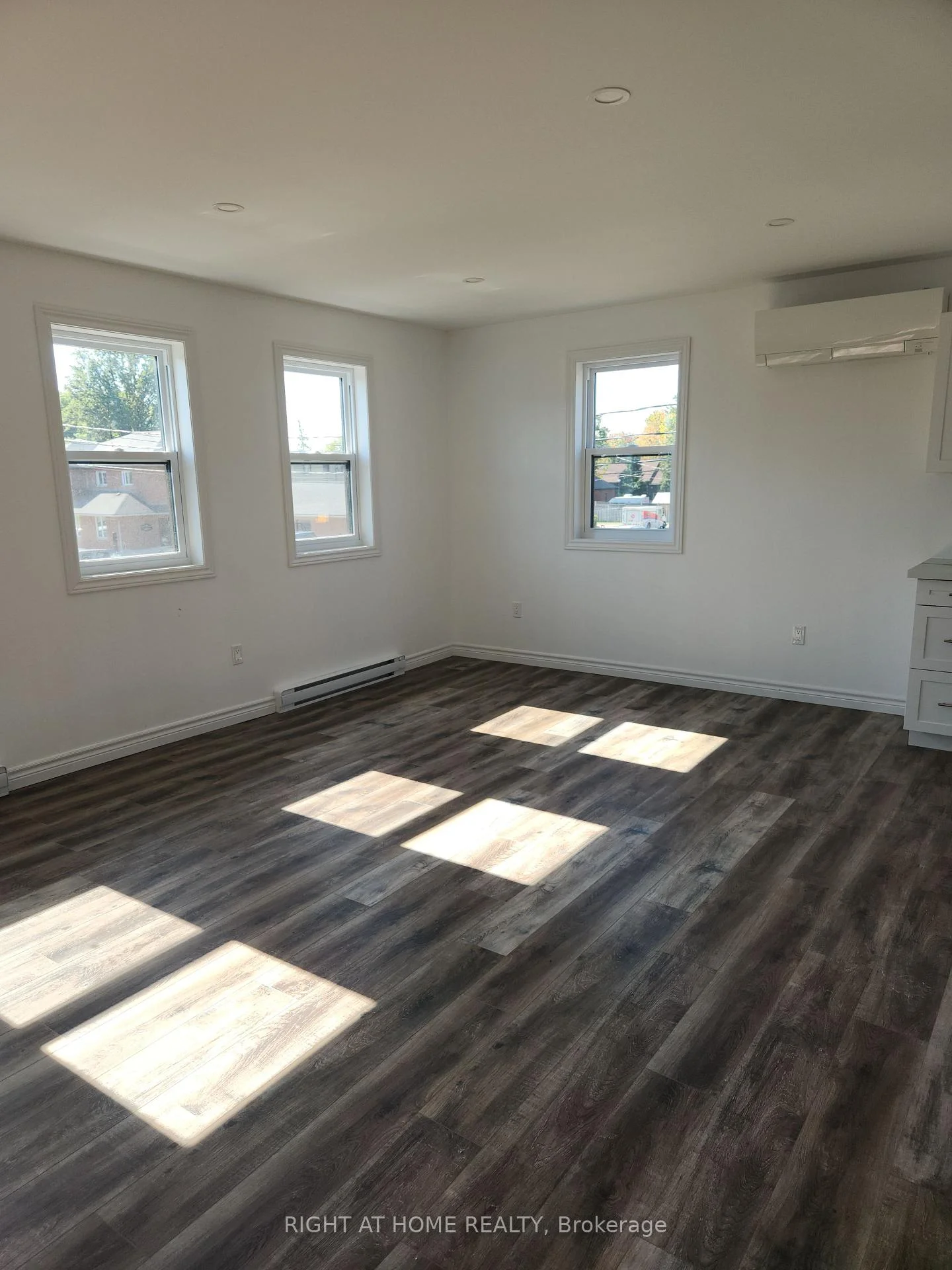 Photo 30 of Unit 201, 9 Queen Street W, Springwater, Elmvale — HOMEH