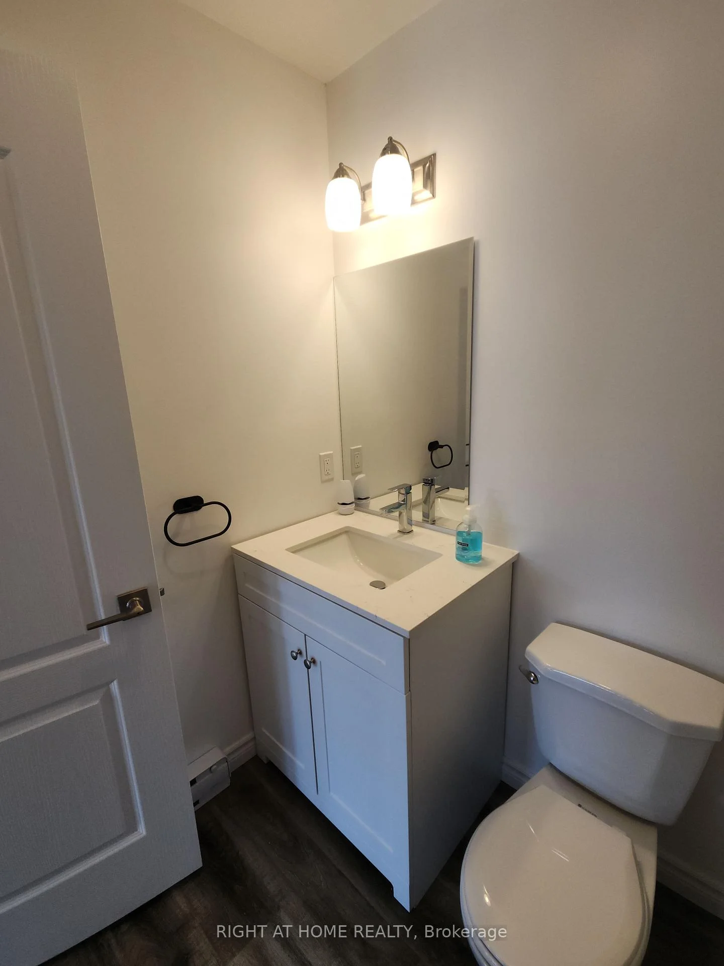 Photo 36 of Unit 201, 9 Queen Street W, Springwater, Elmvale — HOMEH