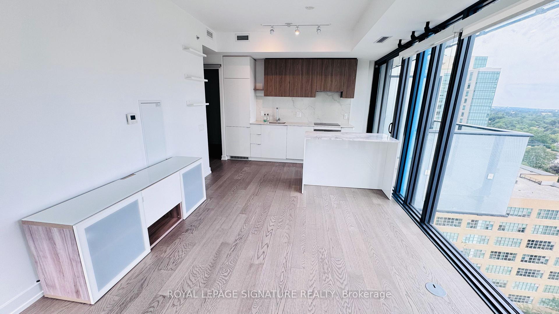 Photo 6 of Unit 1712, 161 Roehampton Avenue, Toronto, Mount Pleasant West — HOMEH