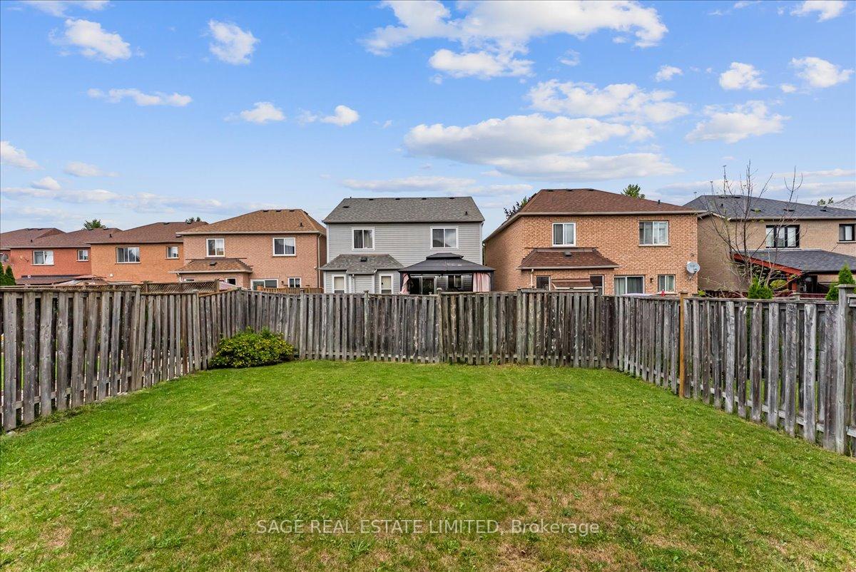 Photo 36 of 34 Mcsweeney Crescent, Ajax, Northwest Ajax — HOMEH