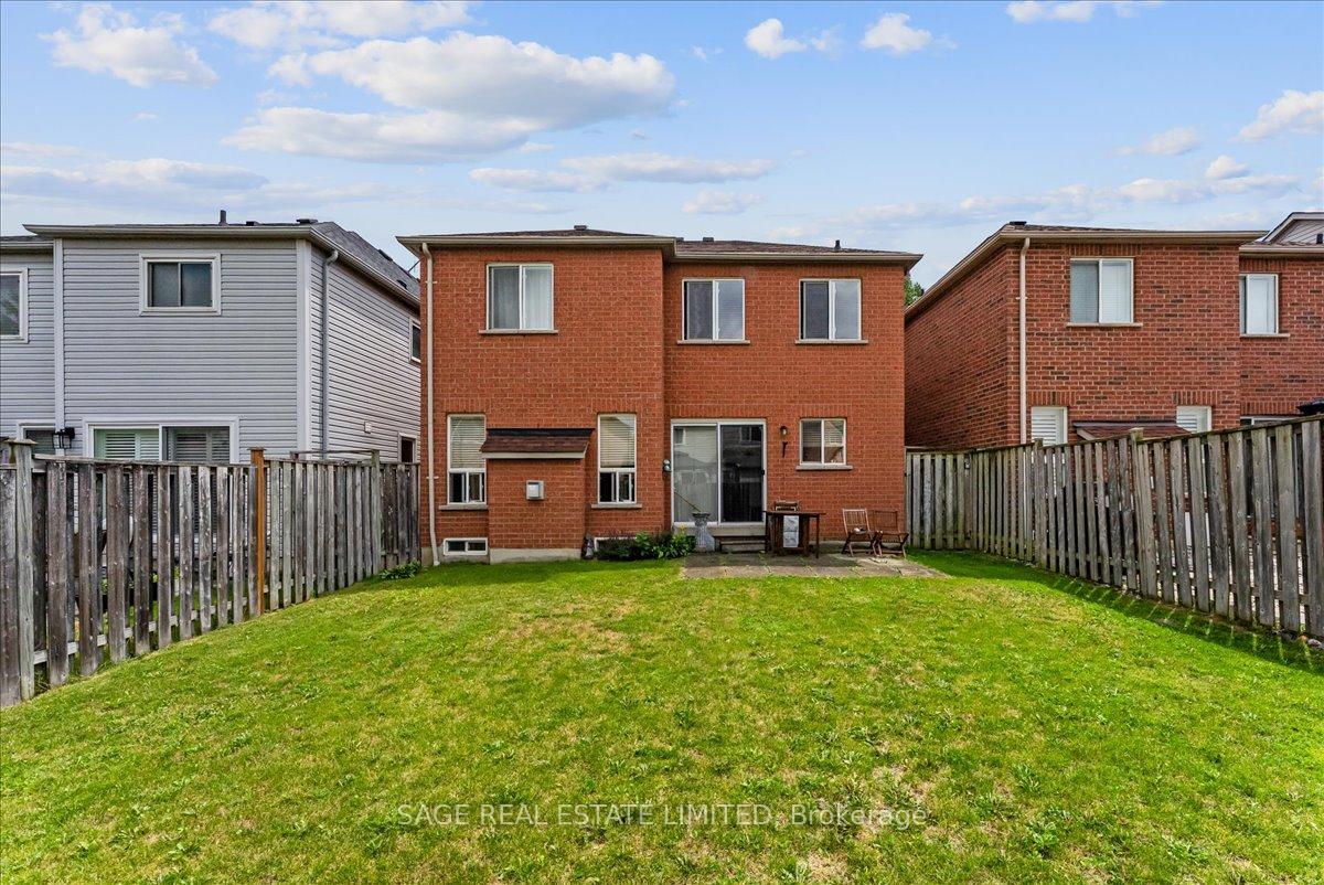 Photo 37 of 34 Mcsweeney Crescent, Ajax, Northwest Ajax — HOMEH