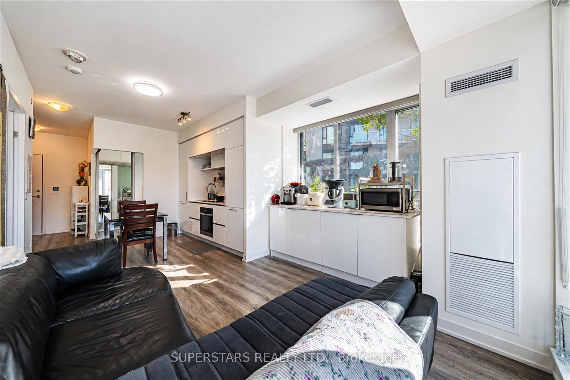 Photo 6 of Unit 230, 2 David Eyer Road, Richmond Hill, Rural Richmond Hill — HOMEH
