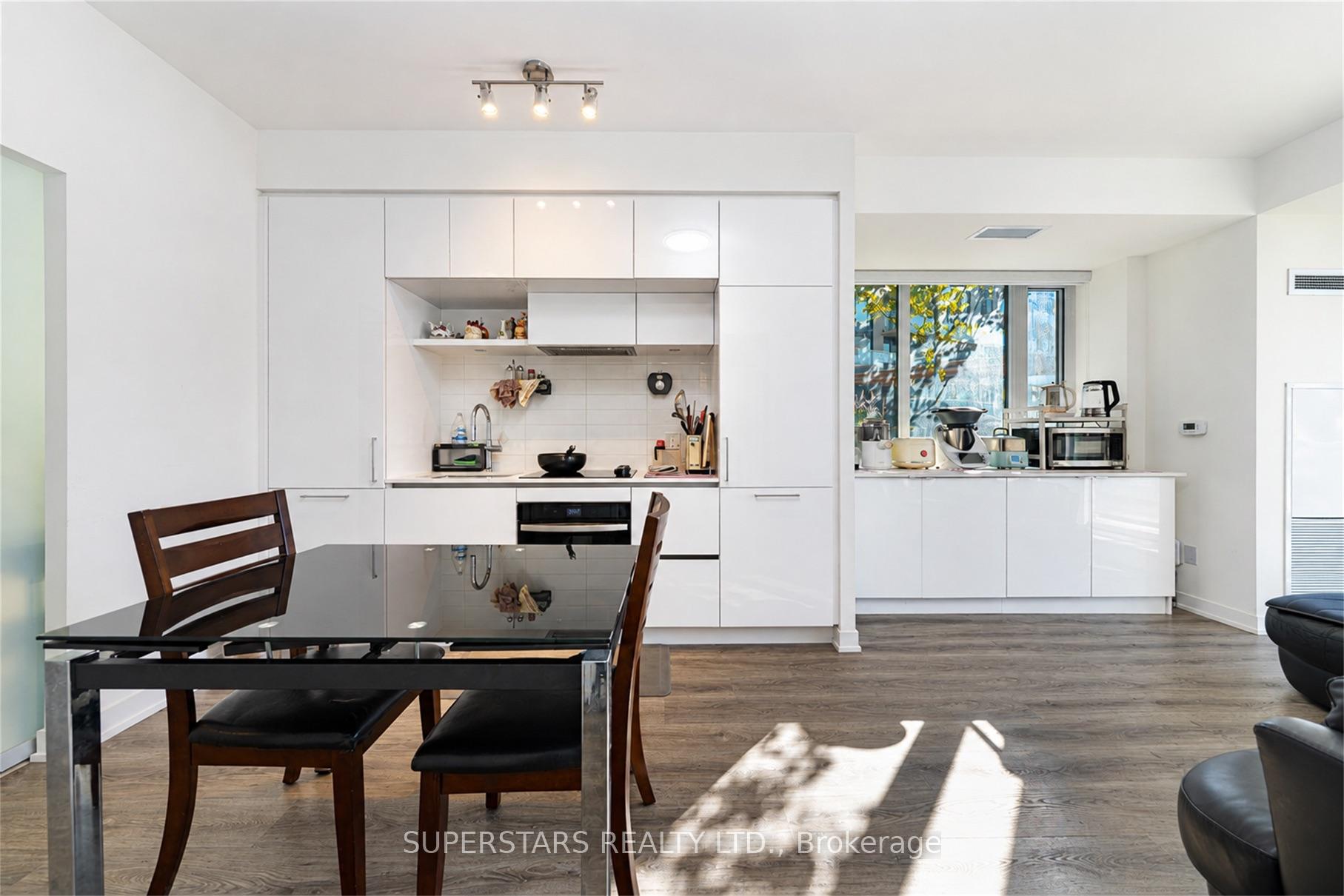 Photo 9 of Unit 230, 2 David Eyer Road, Richmond Hill, Rural Richmond Hill — HOMEH