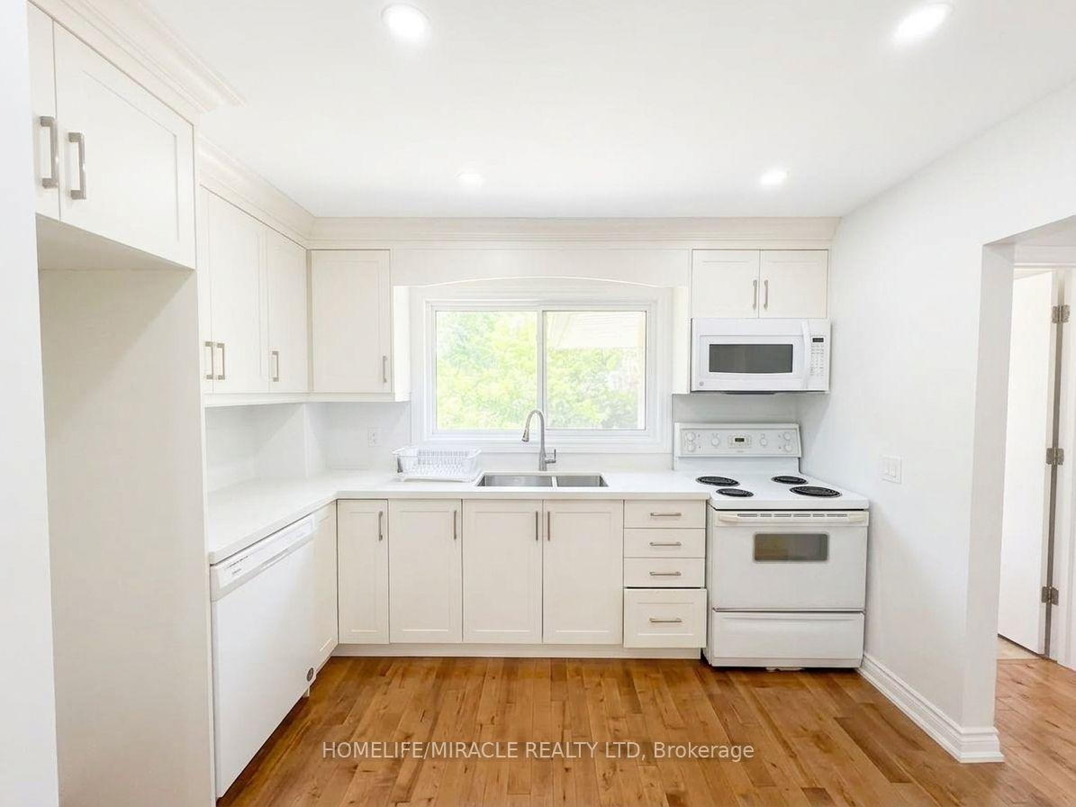 Photo 11 of 14178 Yonge Street, Aurora, Aurora Estates — HOMEH