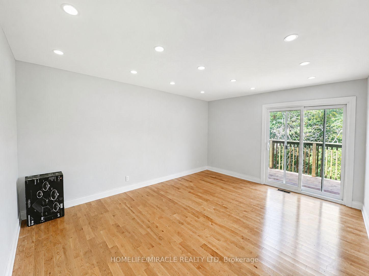 Photo 15 of 14178 Yonge Street, Aurora, Aurora Estates — HOMEH