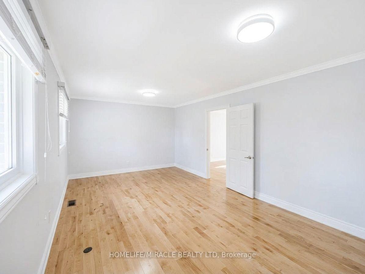 Photo 18 of 14178 Yonge Street, Aurora, Aurora Estates — HOMEH