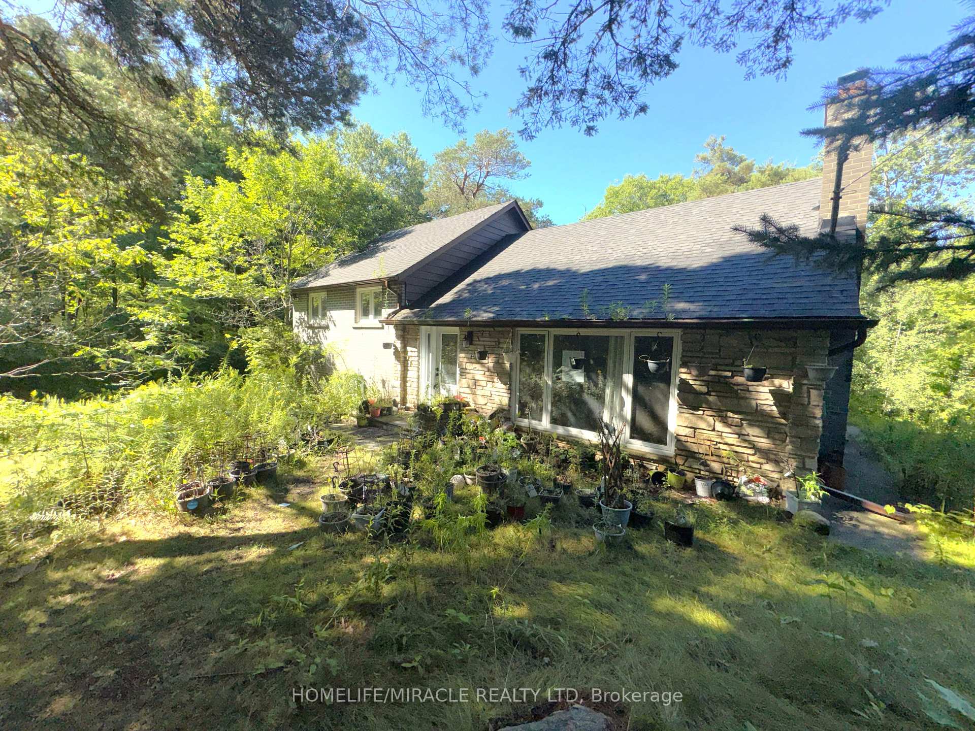 Photo 2 of 14178 Yonge Street, Aurora, Aurora Estates — HOMEH