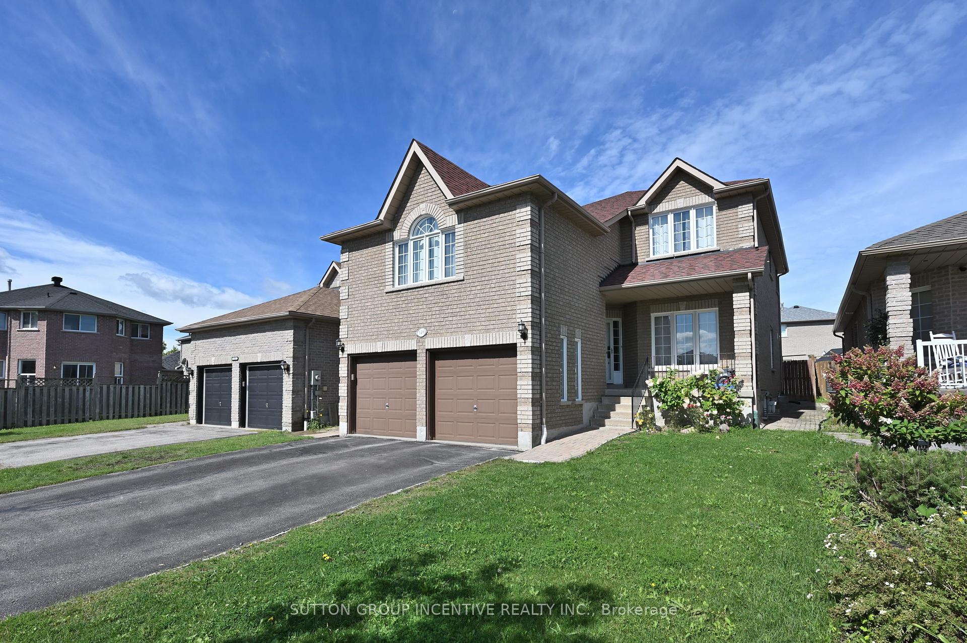 Photo 2 of 149 Raymond Crescent, Barrie, Painswick South — HOMEH