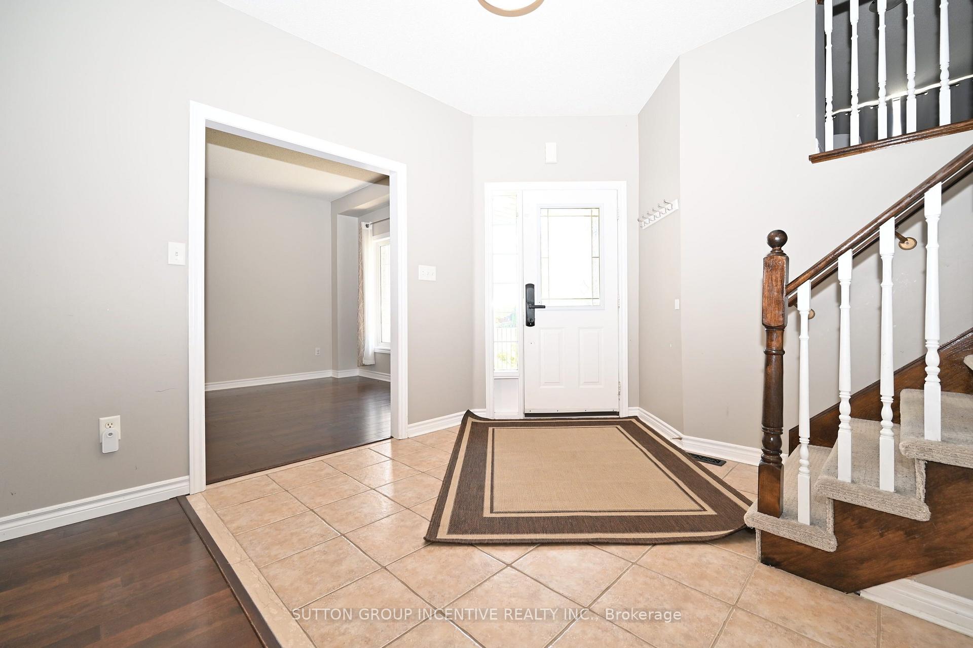 Photo 3 of 149 Raymond Crescent, Barrie, Painswick South — HOMEH