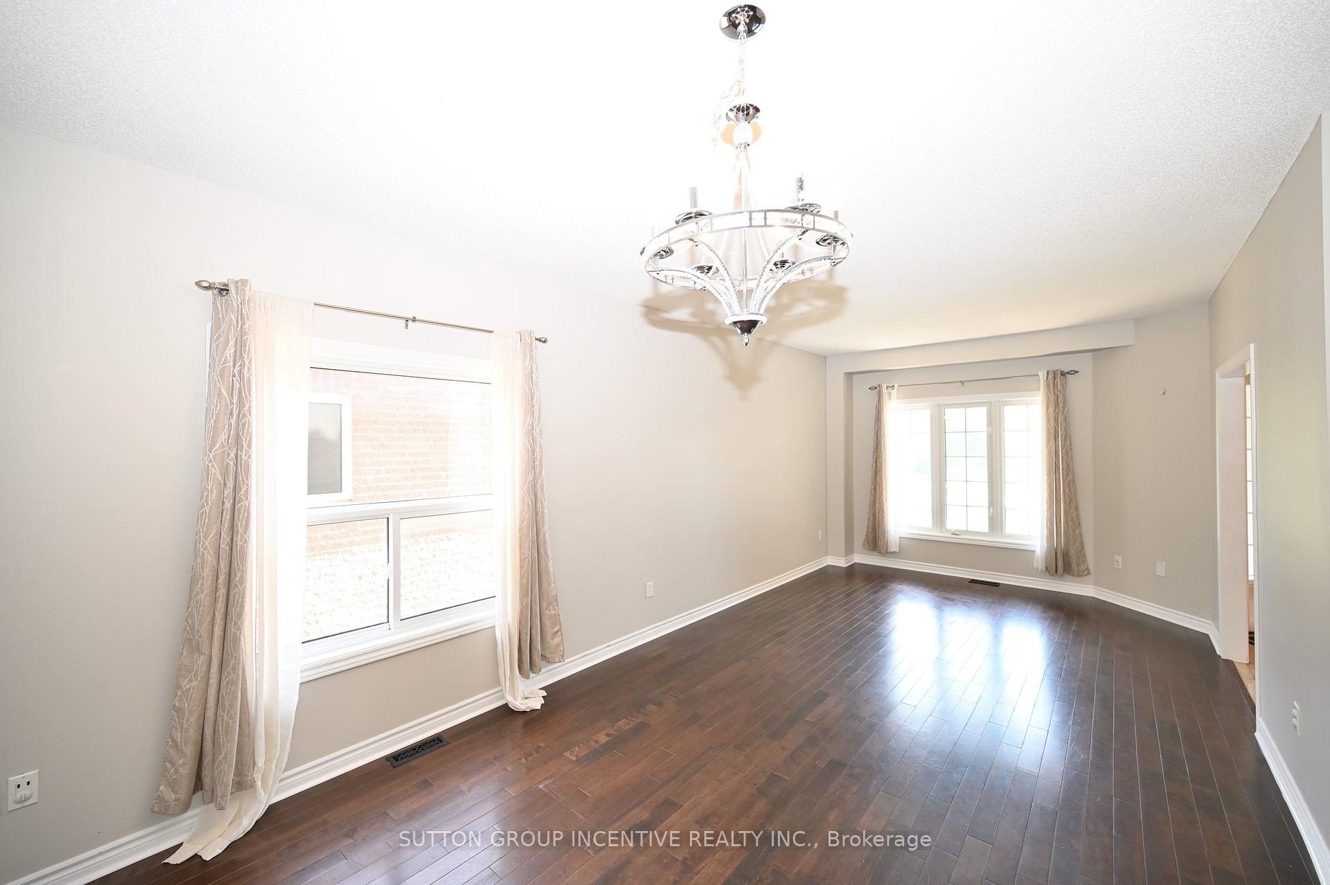 Photo 6 of 149 Raymond Crescent, Barrie, Painswick South — HOMEH