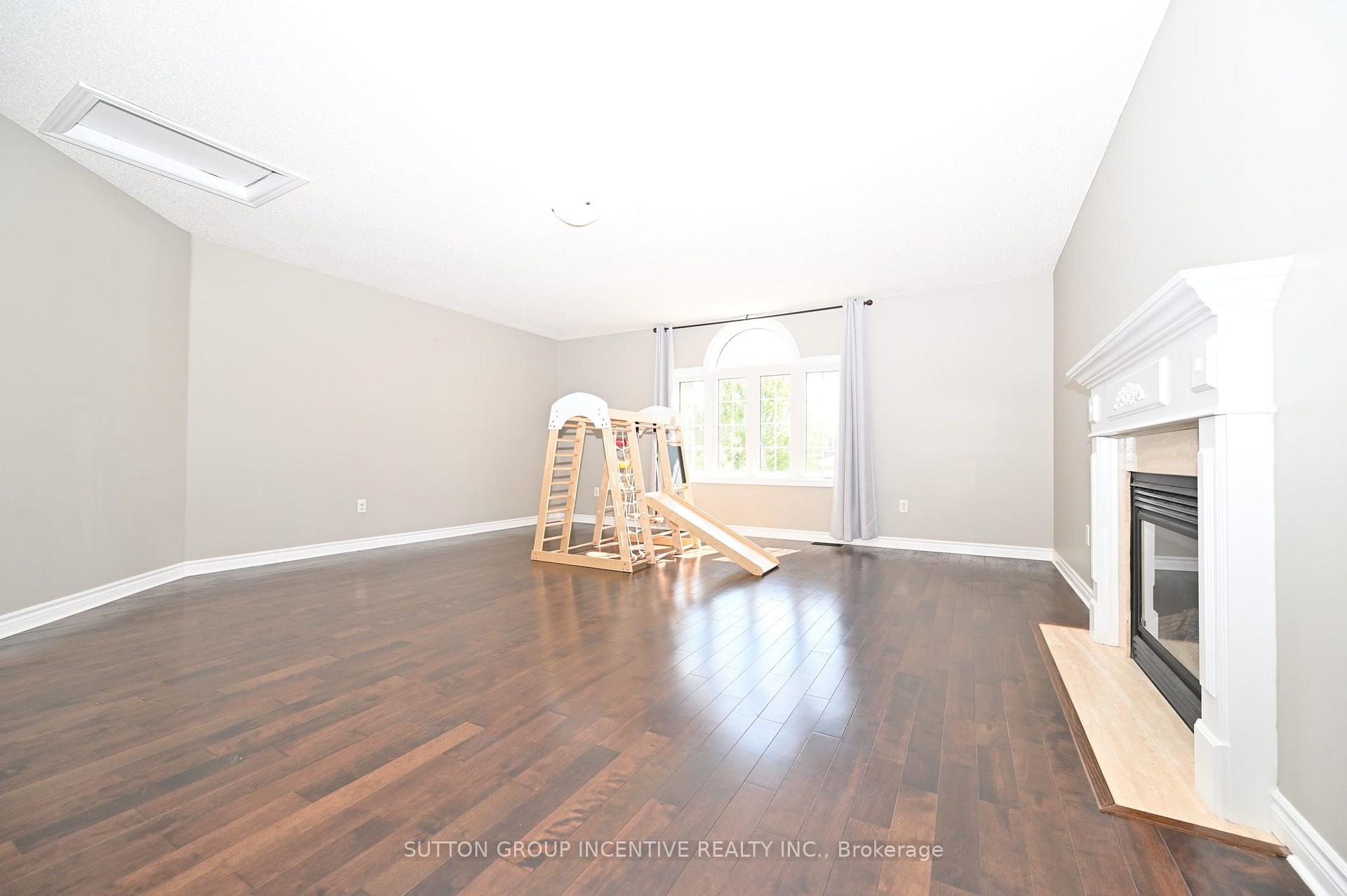 Photo 19 of 149 Raymond Crescent, Barrie, Painswick South — HOMEH
