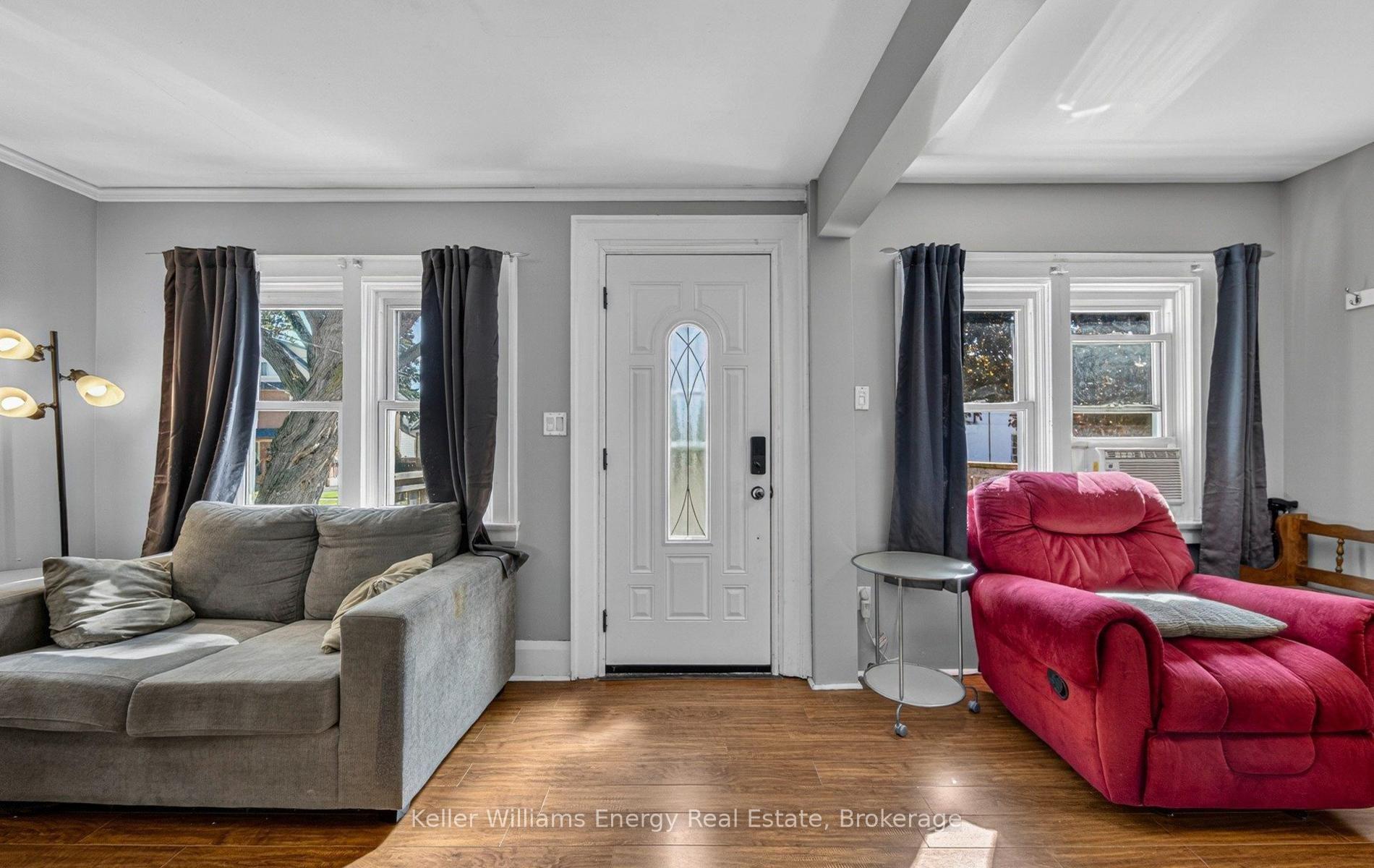 Photo 8 of 266 Division Street, Oshawa, O'Neill — HOMEH
