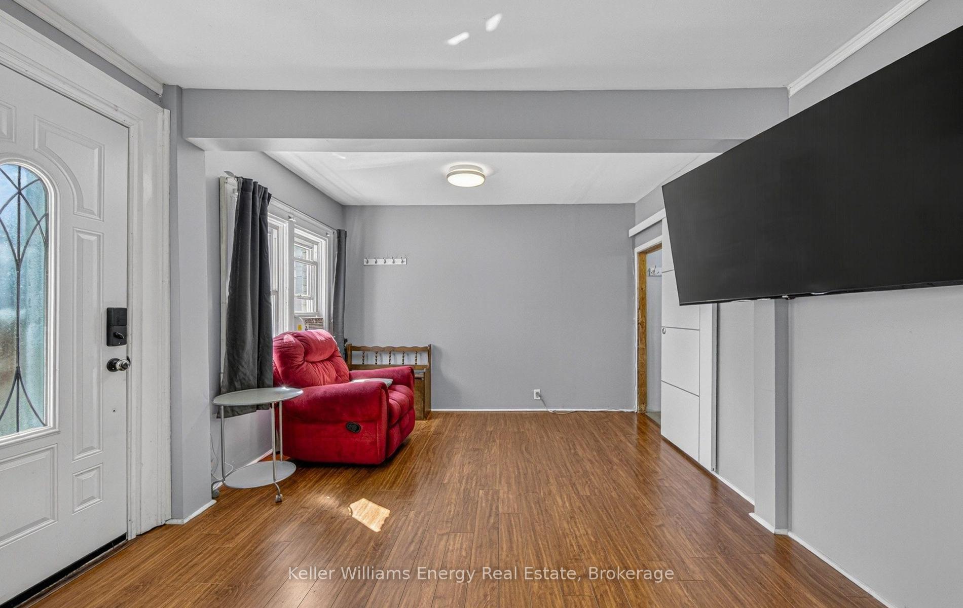 Photo 10 of 266 Division Street, Oshawa, O'Neill — HOMEH