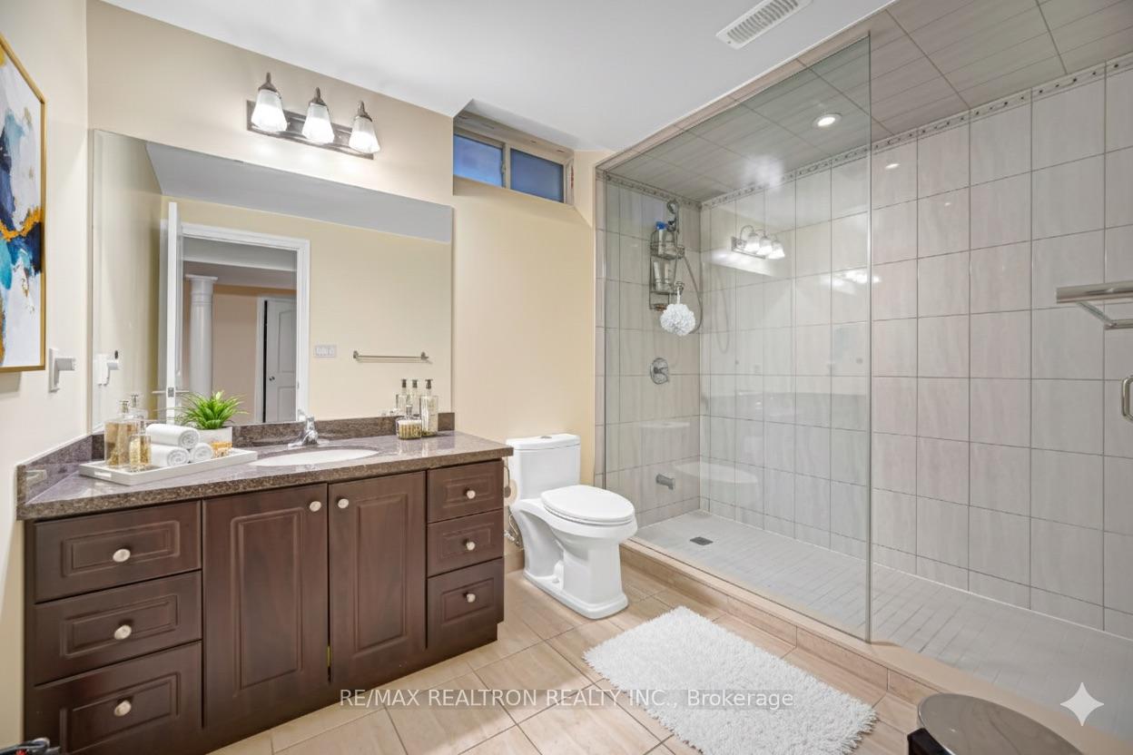 Photo 18 of 71 Glengordon Crescent, Markham, Angus Glen — HOMEH
