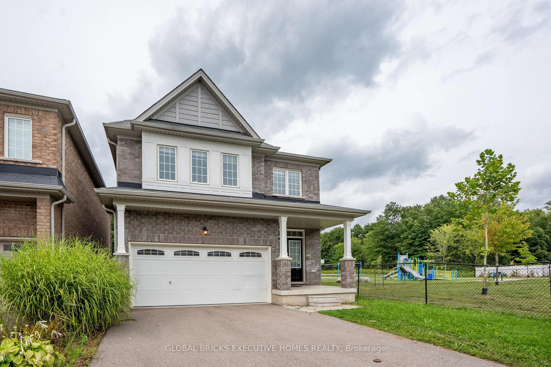 Photo 8 of 7873 Hackberry Trail, Niagara Falls, Brown — HOMEH