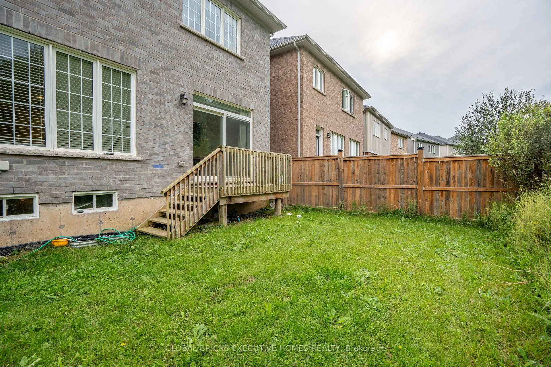 Photo 45 of 7873 Hackberry Trail, Niagara Falls, Brown — HOMEH