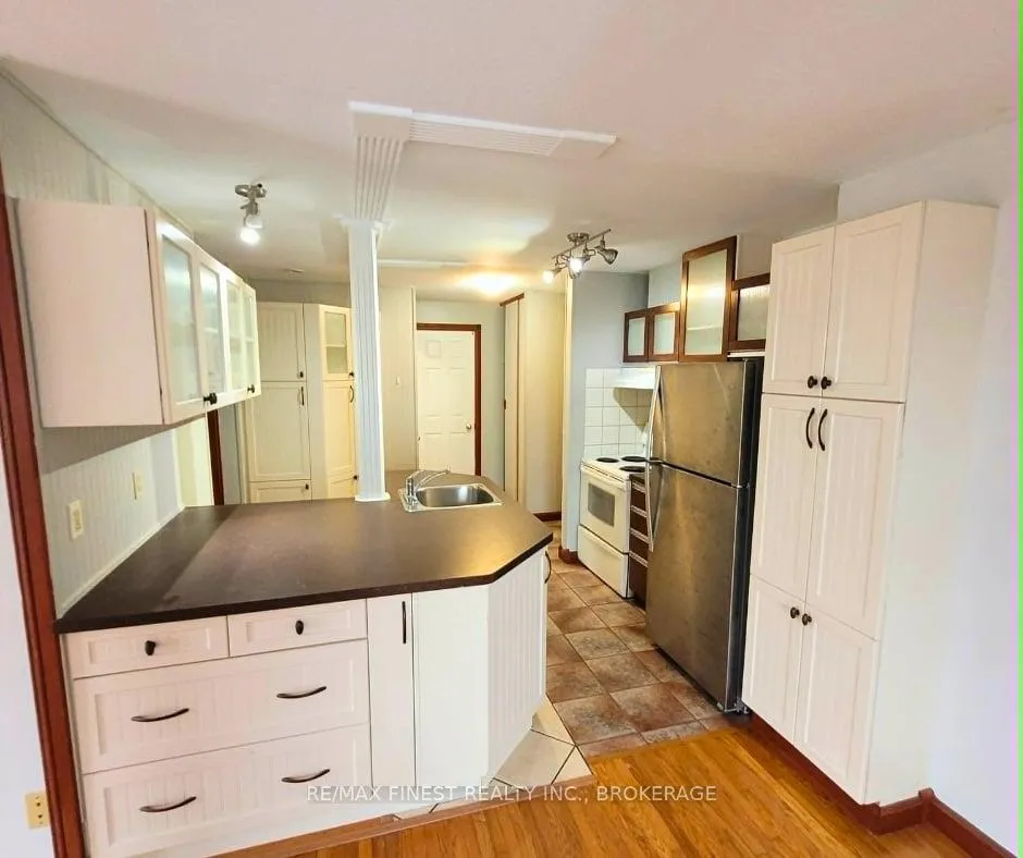 Photo 6 of Unit 403, 540 Talbot Place, Gananoque — HOMEH