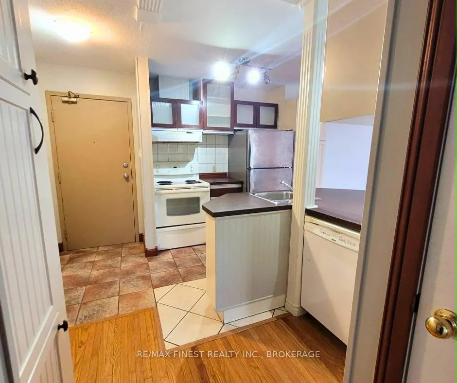 Photo 7 of Unit 403, 540 Talbot Place, Gananoque — HOMEH