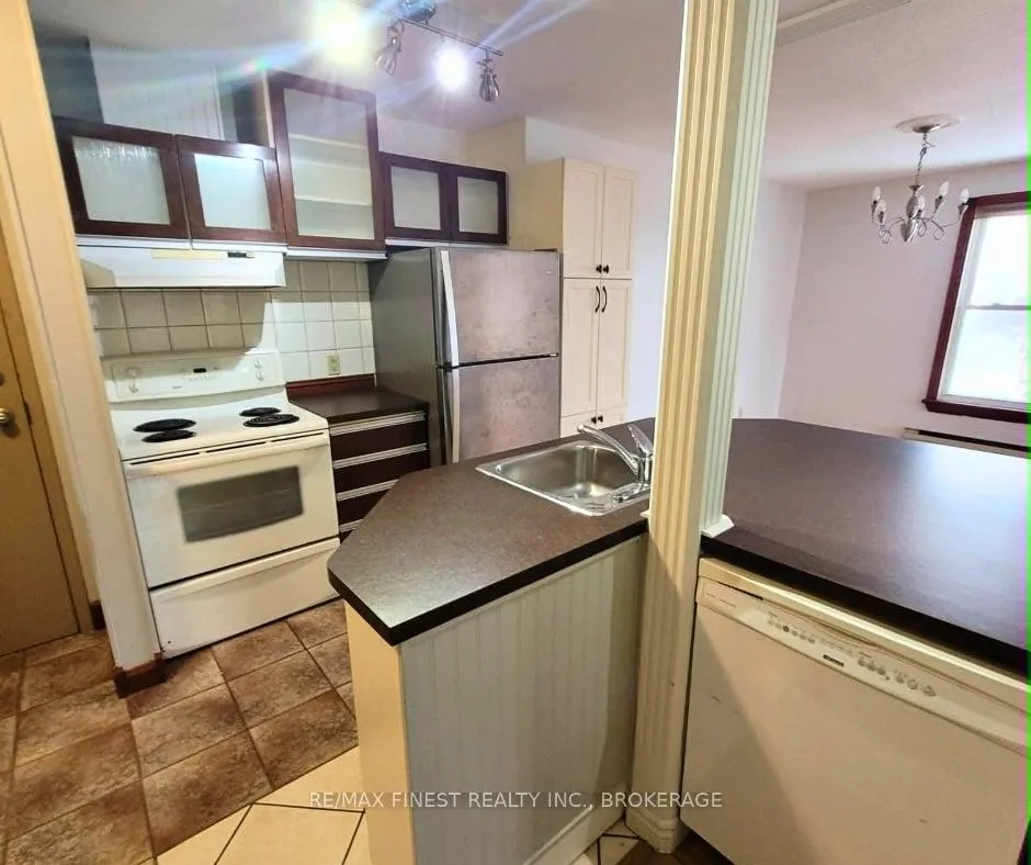 Photo 8 of Unit 403, 540 Talbot Place, Gananoque — HOMEH