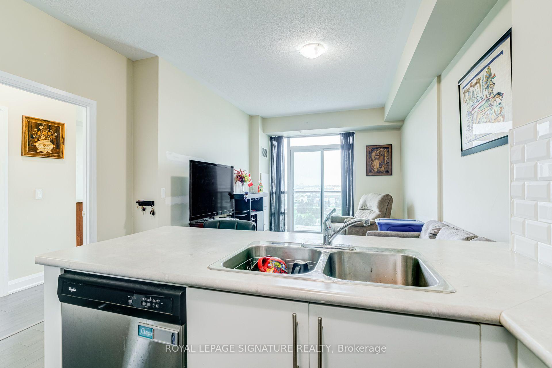 Photo 9 of Unit 905, 55 Yorkland Boulevard, Brampton, Goreway Drive Corridor — HOMEH