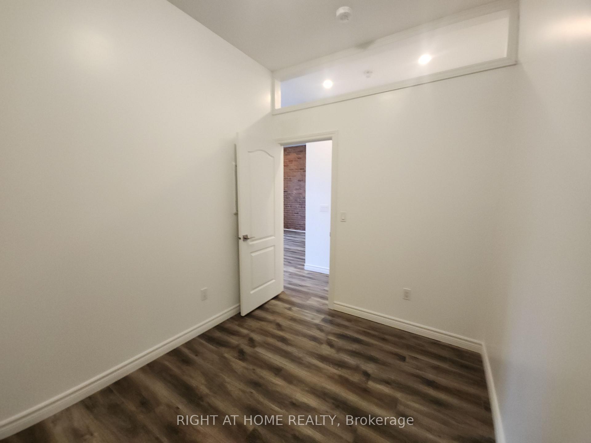Photo 7 of Unit 202, 9 Queen Street W, Springwater, Elmvale — HOMEH