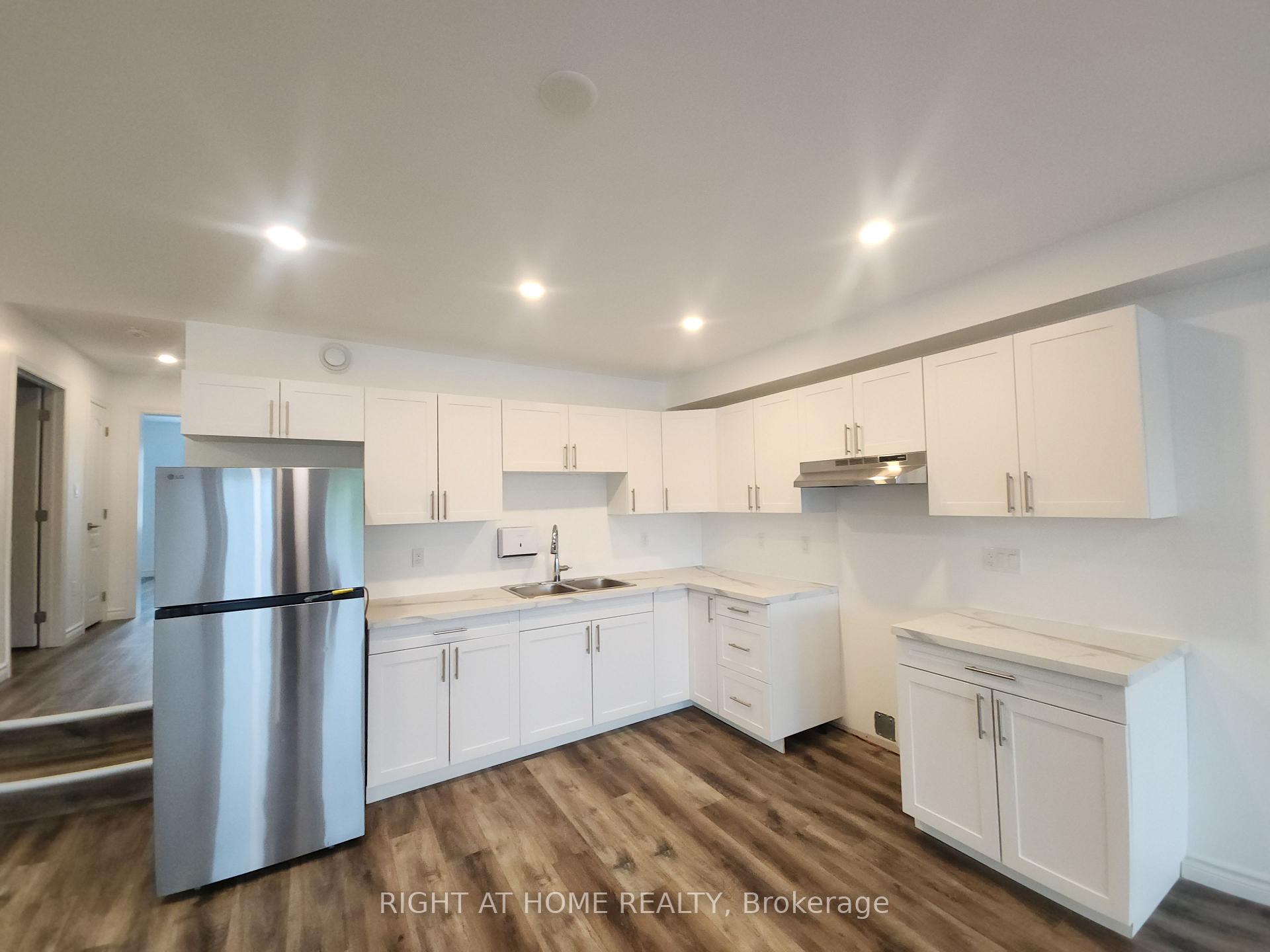 Photo 13 of Unit 202, 9 Queen Street W, Springwater, Elmvale — HOMEH